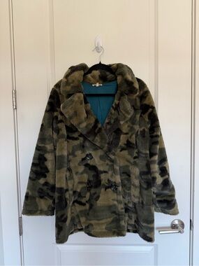 Faux Fur Camouflage Peacoat Jacket - Olive Green